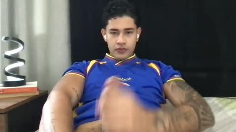Javi    online show from July 11, 7:17 pm