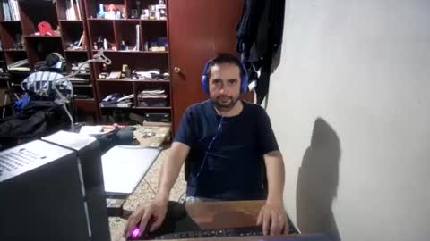 pablo_lopez_ online show from April 28, 7:56 am