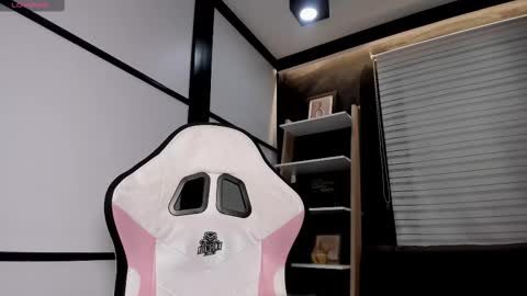 Paige online show from February 22, 1:33 am