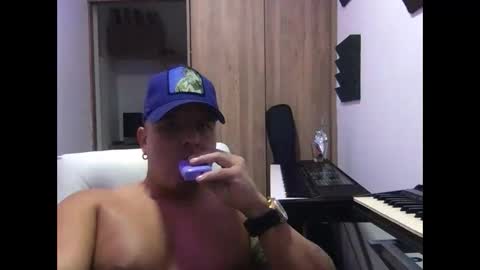 paisaexotico online show from October 24, 1:28 am