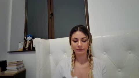 Pamela051087 online show from December 13, 8:59 pm