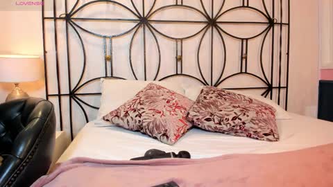 pamela_johnsonn online show from October 3, 10:40 pm