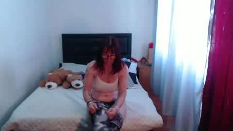 Pamela Jagger online show from January 5, 5:27 pm