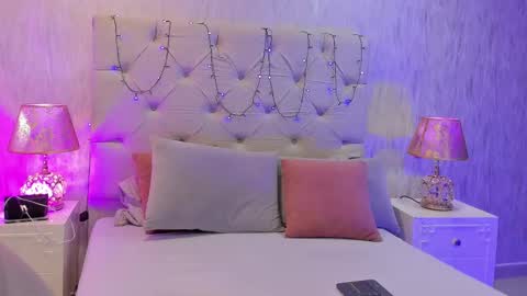 TELL ME PAMELLA AND GIVE ME A GOOD GRADE ITS IMPORTANT online show from October 29, 12:18 pm