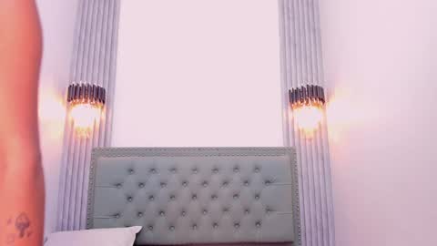    online show from February 5, 5:53 pm