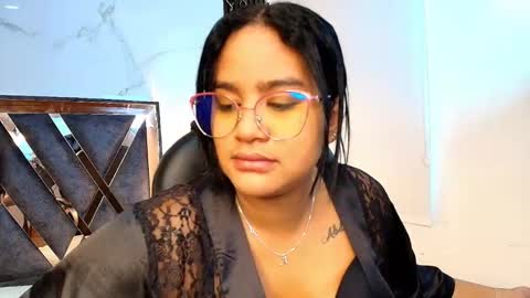 paolacastillo_ online show from December 15, 11:39 am