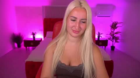 Lia online show from June 24, 1:40 pm