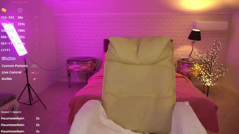 Lia online show from April 1, 1:41 pm