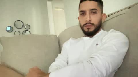 papicubano_guapo23cm online show from January 18, 2:33 pm