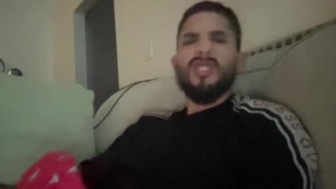 papicubano_guapo23cm online show from November 25, 8:13 am