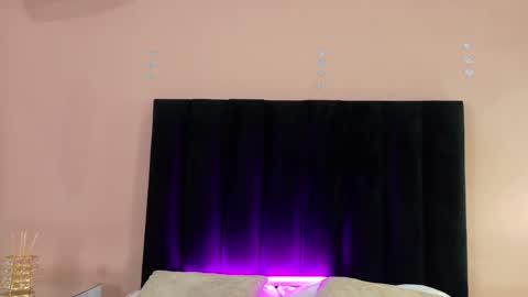 Paris online show from March 4, 1:30 pm