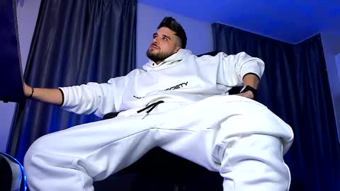 Paris online show from October 7, 7:32 pm