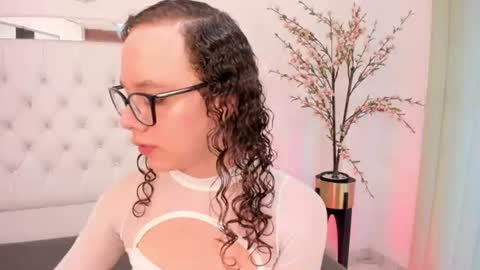 PARIS LOVE  online show from July 30, 11:22 am