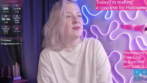 Snapshot of passion_luna chatting on October 16, 4:23 am LunaAlan online show from October 16, 4:23 am