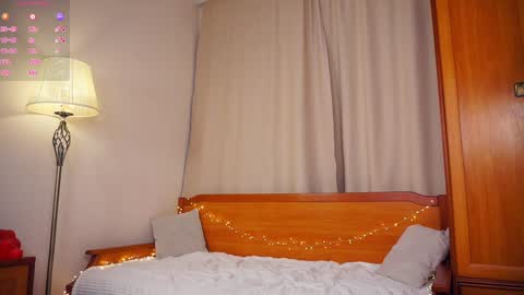 We are Ameliaday and Sofianight Welcome to my room Lovense is active   PVT IS OPEN  online show from December 18, 6:32 am