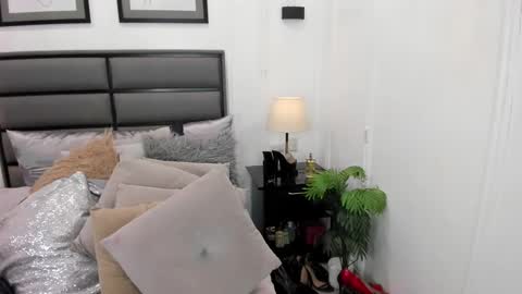 PatriziaNautica my Instagram online show from February 18, 6:15 am