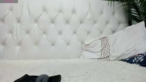 PAUL online show from January 18, 8:40 pm