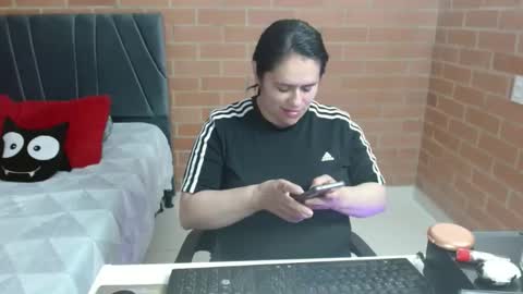 paula__117 online show from May 4, 11:11 pm