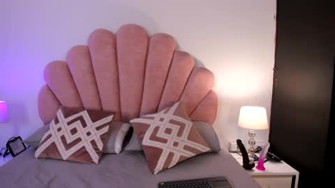 Paula   online show from March 3, 11:28 am