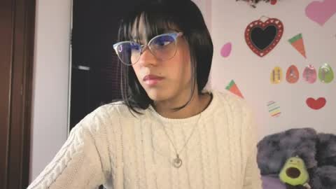 Paula  online show from April 2, 4:09 am