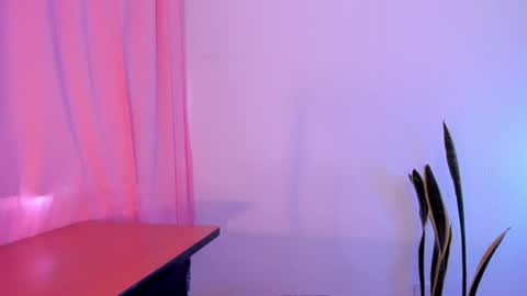 paulamiler_1 online show from July 7, 12:20 pm