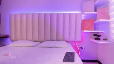 Paulina online show from February 4, 4:08 pm