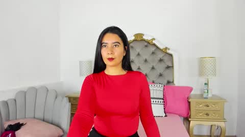 paulina lux online show from February 11, 8:01 pm