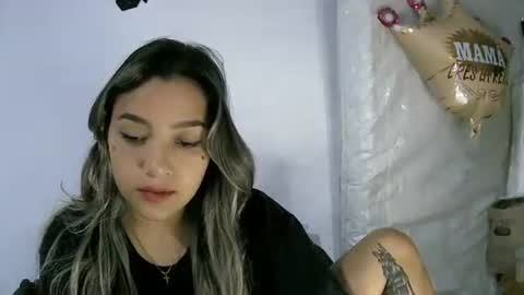paulina_x_x online show from May 8, 4:01 pm