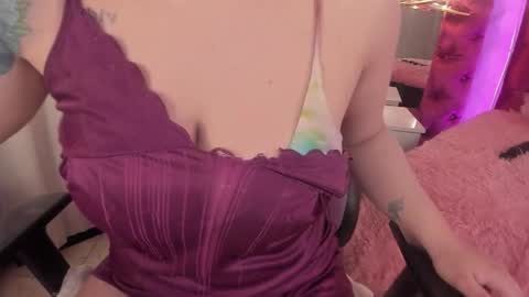 paulinabelen21 online show from October 24, 4:35 am