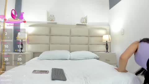 Paulina Belle online show from March 11, 4:08 am