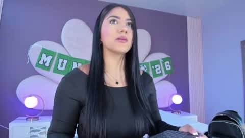 Paulina online show from June 19, 1:06 pm