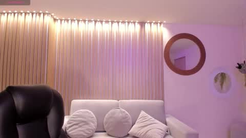 Paulina Santos  online show from October 1, 7:24 pm