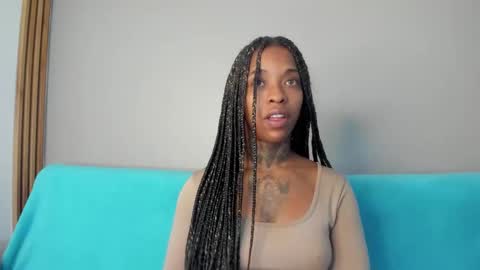 Snapshot of pauline_fox chatting on September 27, 10:29 pm Pauline online show from September 27, 10:29 pm