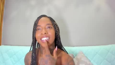 Snapshot of pauline_fox chatting on September 12, 1:40 am Pauline online show from September 12, 1:40 am