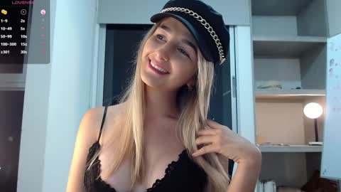 Snapshot of paulirose chatting on January 6, 11:31 pm paulirose online show from January 6, 11:31 pm