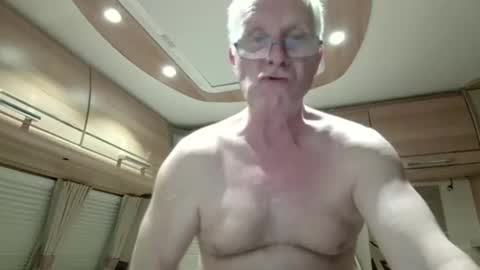 Snapshot of paull56r_ chatting on March 10, 12:07 am Hi Im Paul online show from March 10, 12:07 am
