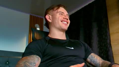 Paul online show from April 18, 7:58 pm