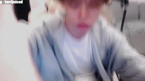 pawclaw online show from April 18, 10:54 pm