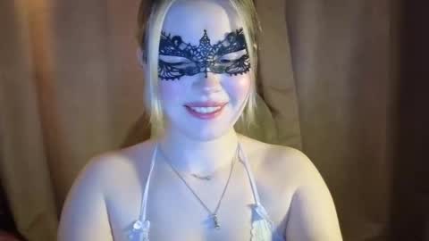 PawsClawss online show from October 15, 4:19 pm