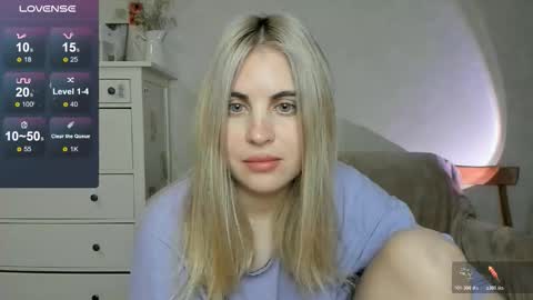 Allisses online show from December 17, 7:59 am