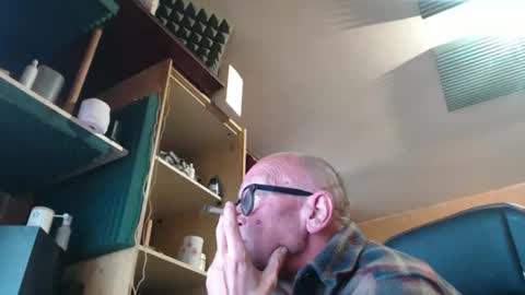 pc8474408 online show from April 25, 6:16 pm