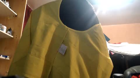 pc8474408 online show from June 11, 11:30 am