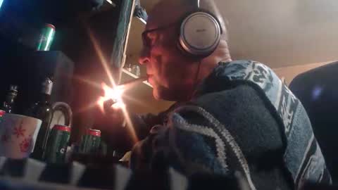 pc8474408 online show from December 14, 6:25 pm