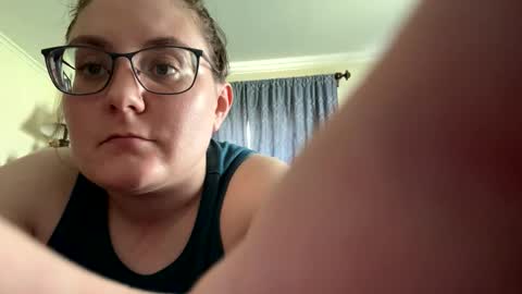 peachesbestfriend online show from April 1, 4:59 pm