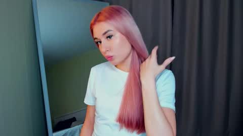 Emma online show from December 5, 6:23 am