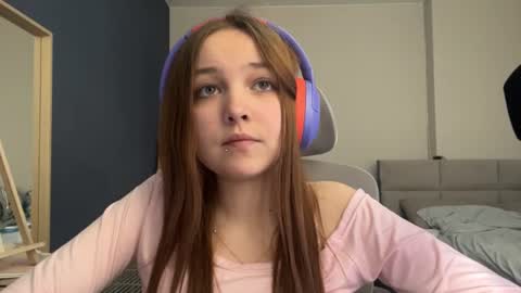Luna Vale online show from June 20, 2:56 pm