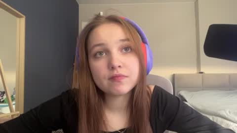 Luna Vale online show from June 15, 3:15 pm