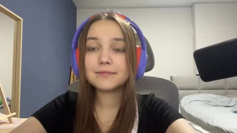 Luna Vale online show from June 29, 8:08 pm
