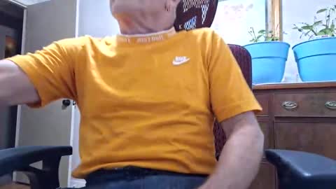 Snapshot of peepingmale chatting on December 15, 4:04 pm peepingmale online show from December 15, 4:04 pm