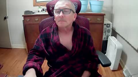 Snapshot of peepingmale chatting on December 8, 2:57 am peepingmale online show from December 8, 2:57 am